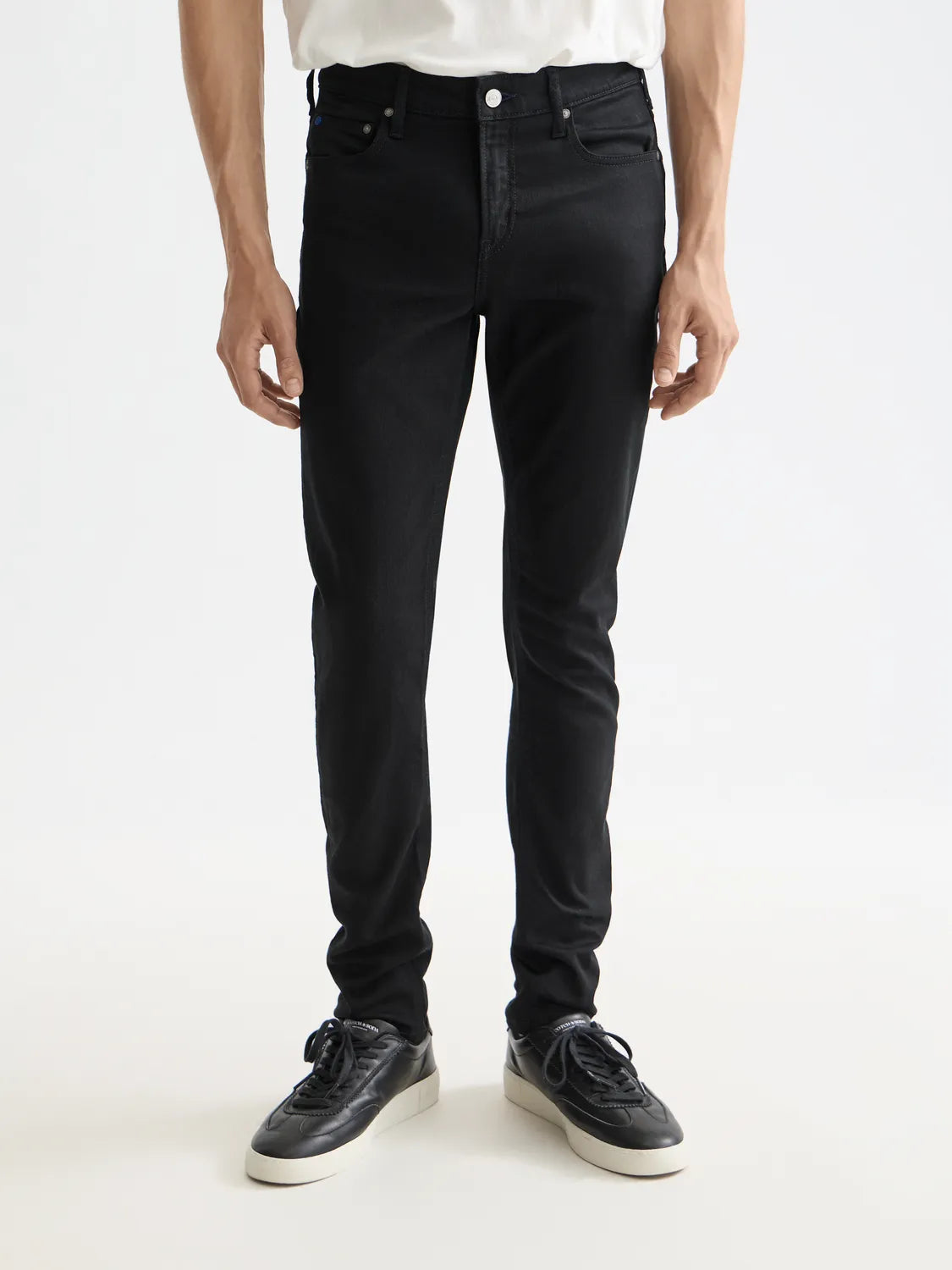 Essentials — Skim Skinny Jeans | Stay Black