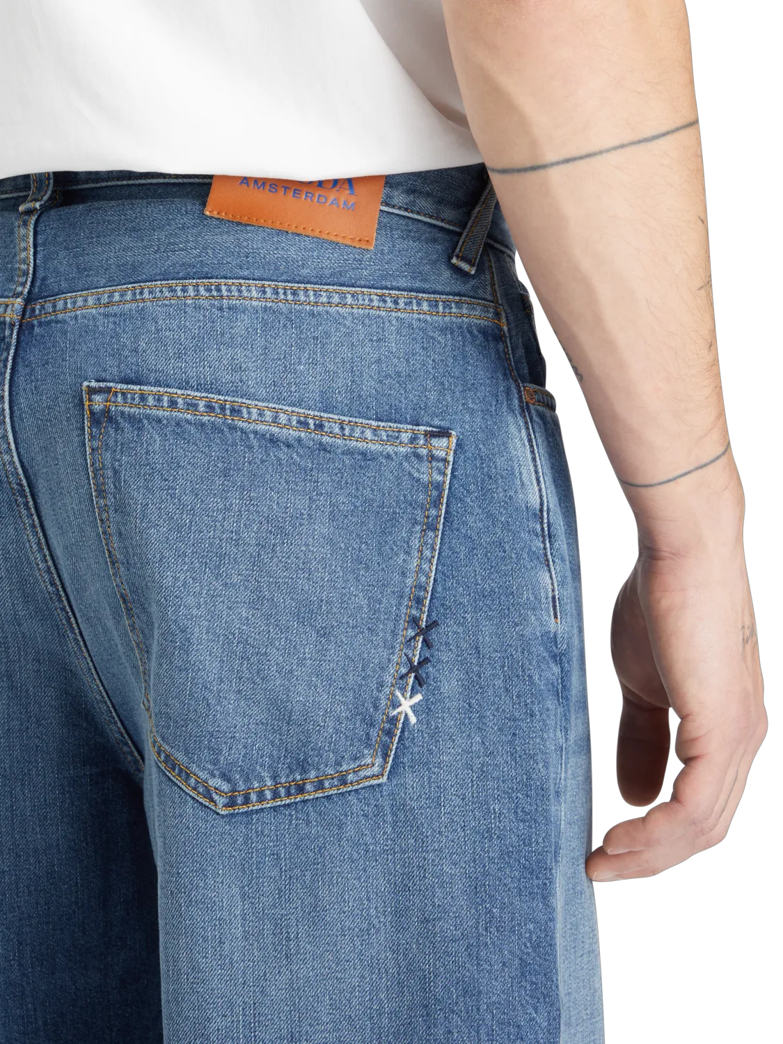 Essentials — The Pitch Loose Jeans | Bring The Blue