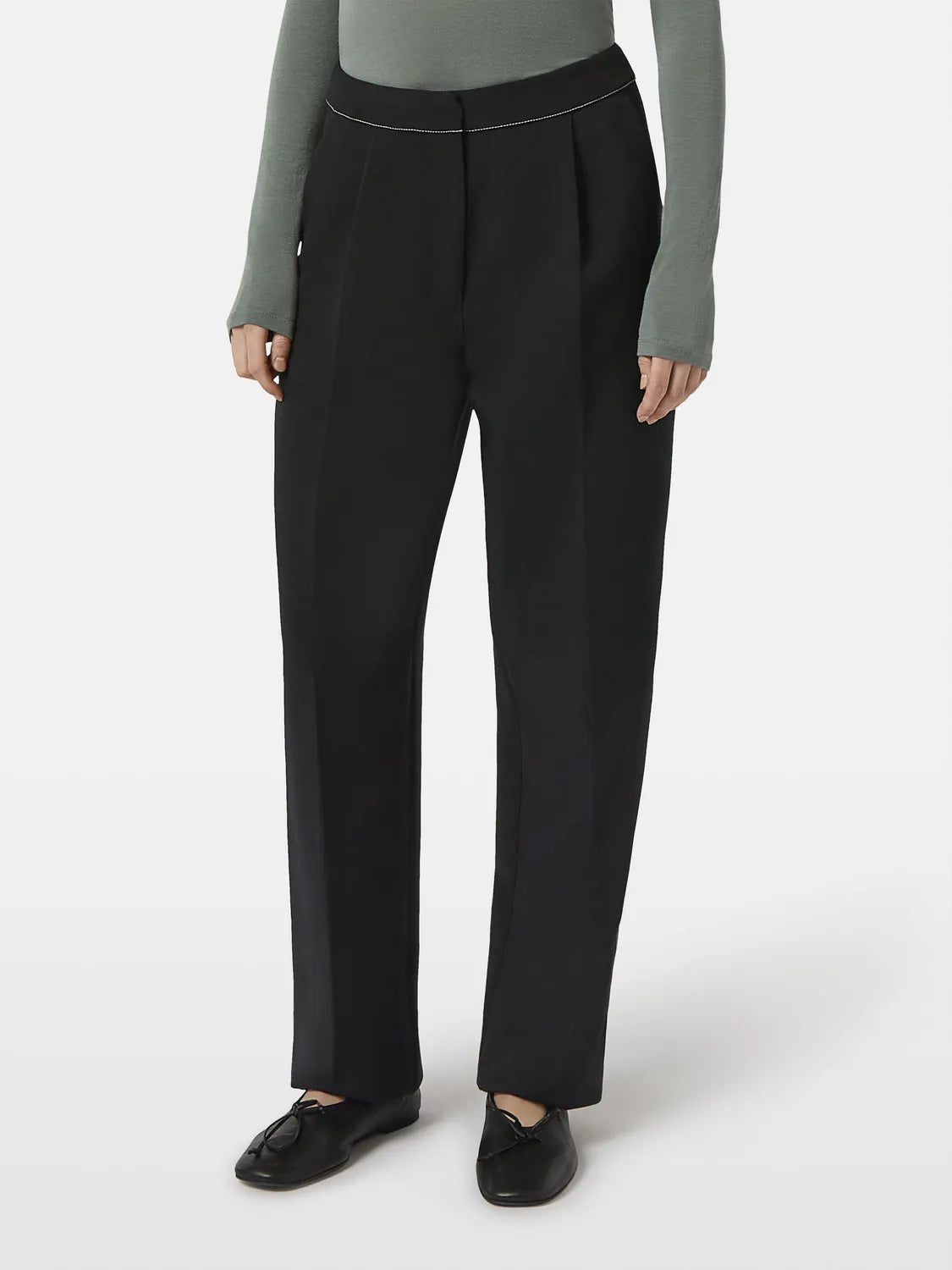Robyn Relaxed Tapered Leg Pant
