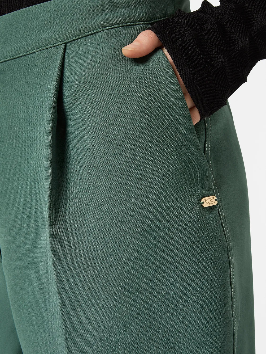 Robyn Relaxed Tapered Leg Pant