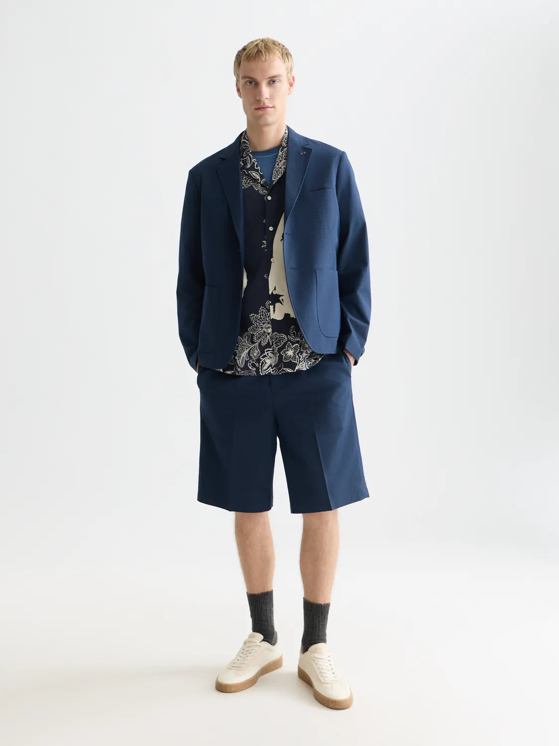 Unconstructed Cotton-Blend Seersucker Blazer