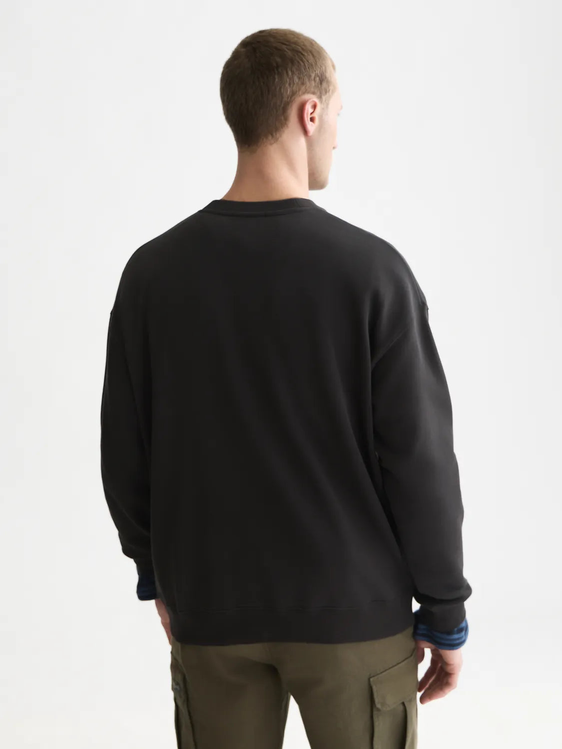 Placed Embroidered Artwork Loose-Fit Sweatshirt