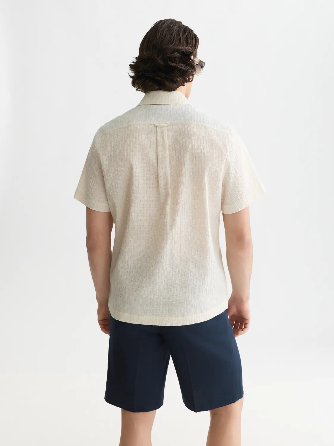 Jacquard Seer-Sucker Regular-Fit Short-Sleeved Shirt