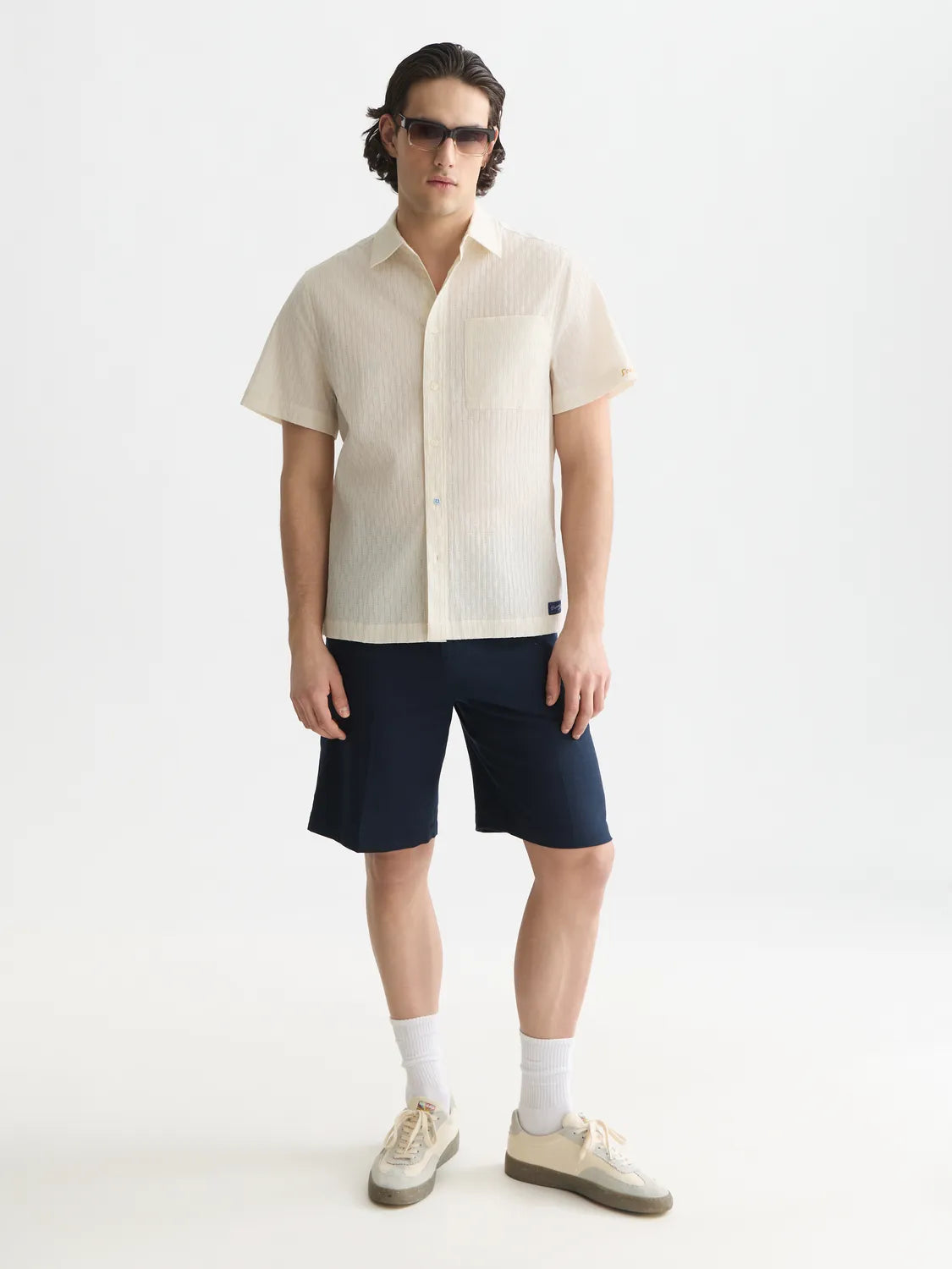 Jacquard Seer-Sucker Regular-Fit Short-Sleeved Shirt