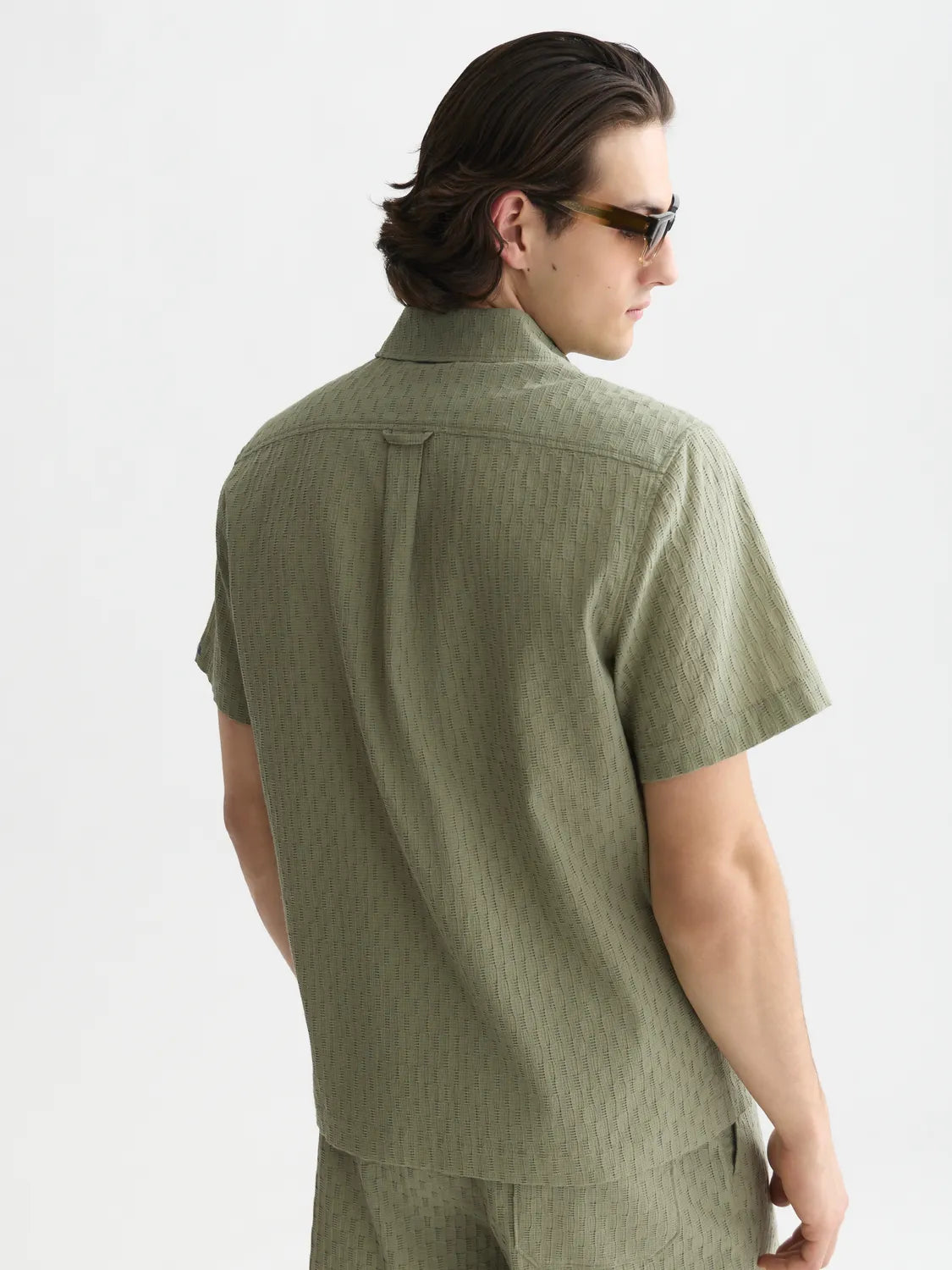 Jacquard Seer-Sucker Regular-Fit Short-Sleeved Shirt