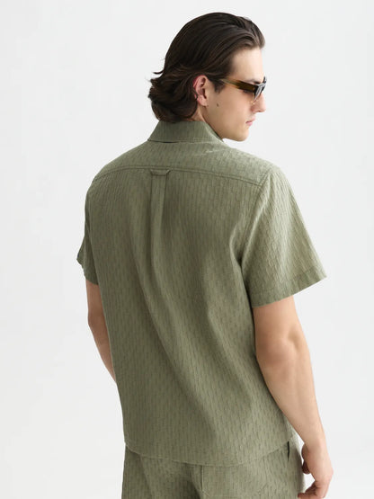 Jacquard Seer-Sucker Regular-Fit Short-Sleeved Shirt