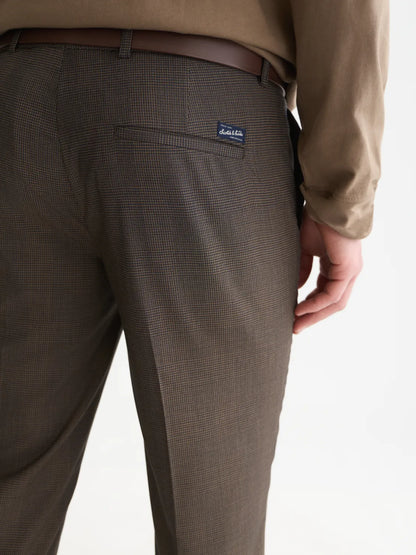 Mott Tailored Structured Yarn-Dyed Chino