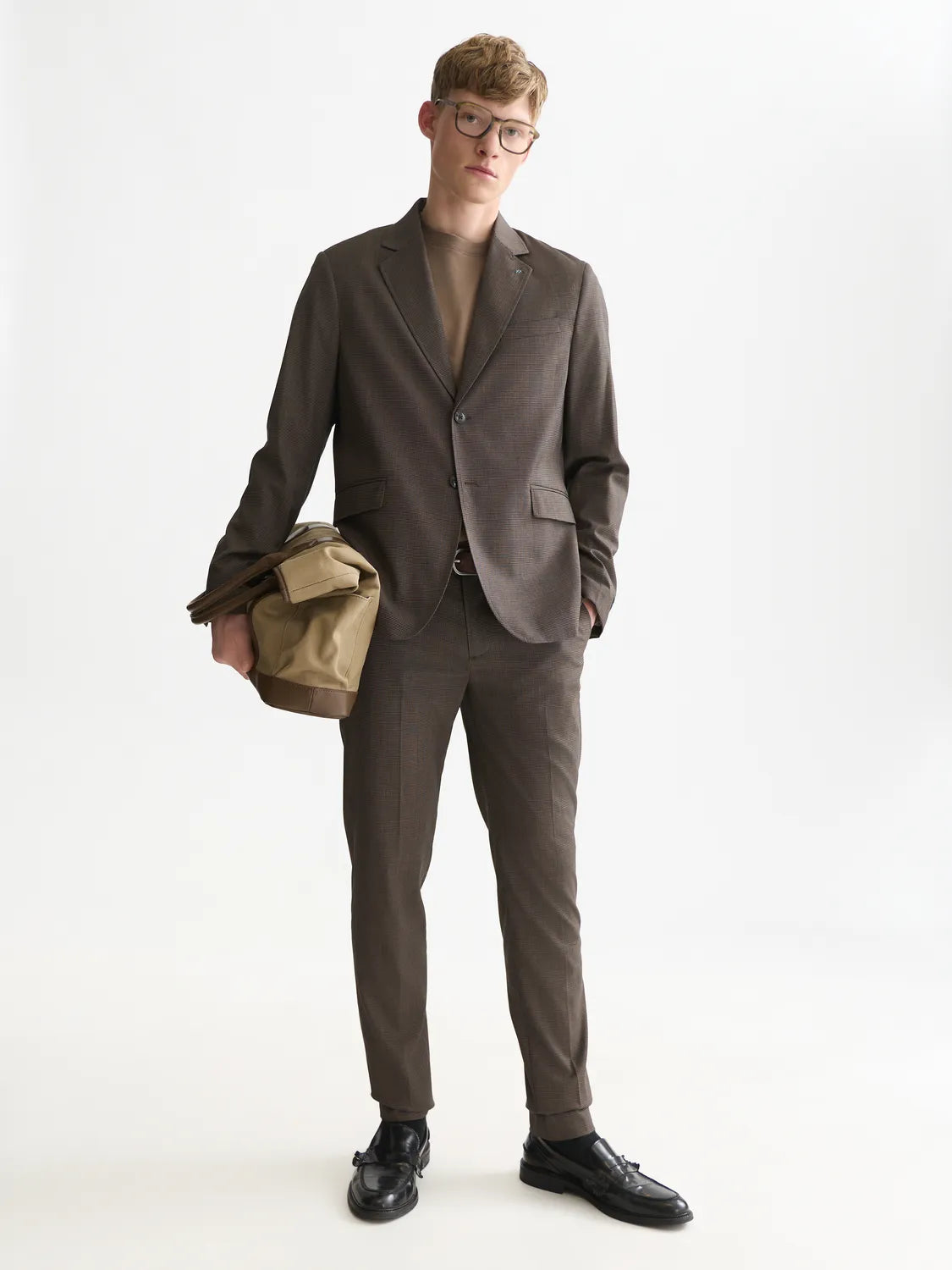 Mott Tailored Structured Yarn-Dyed Chino