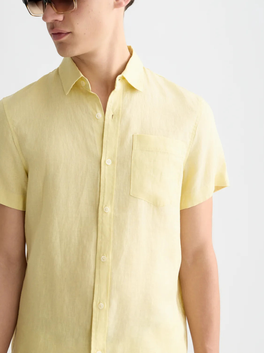 Essentials – Linen Regular-Fit Short Sleeve Shirt