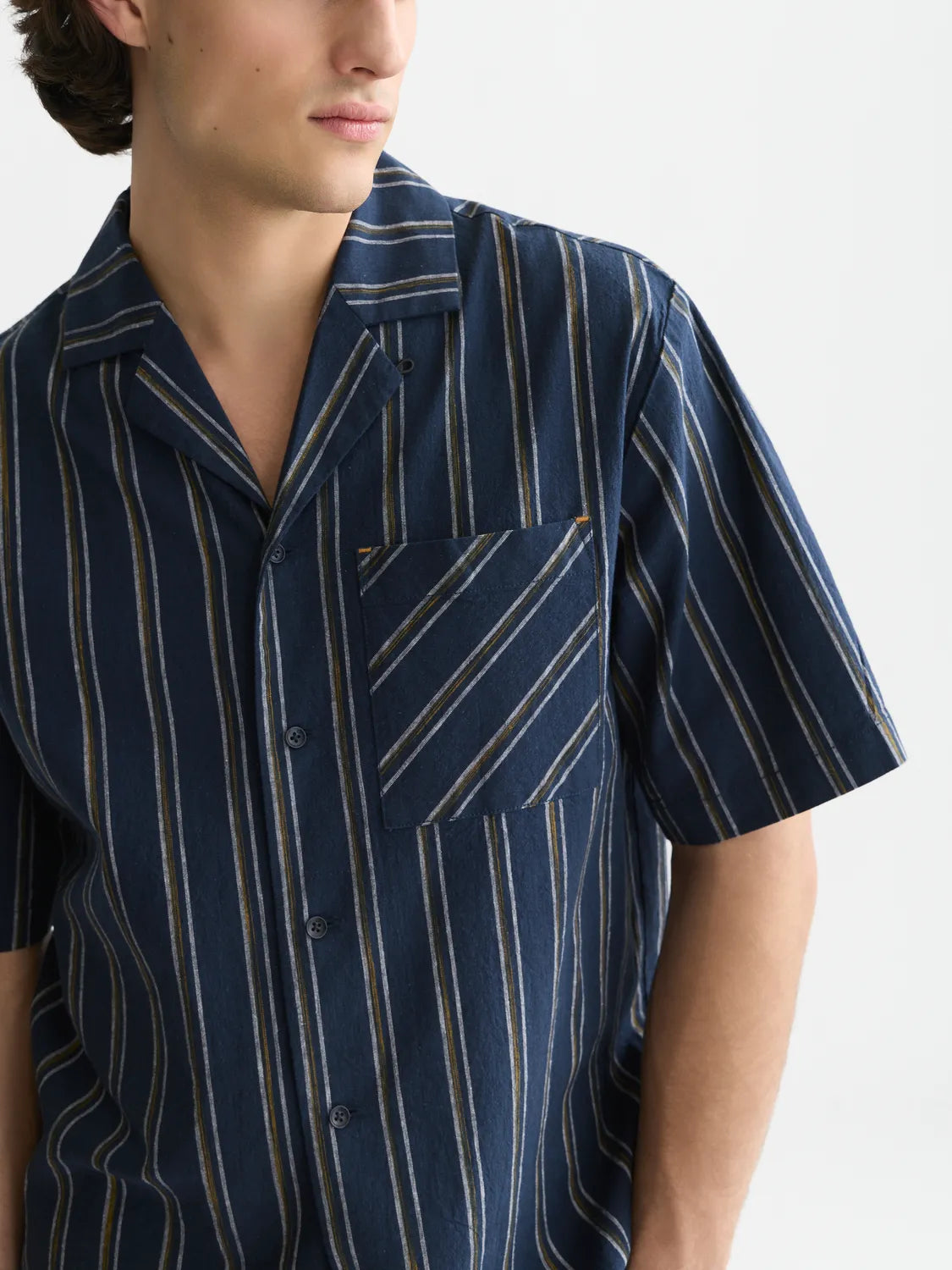 Striped Linen Relaxed-Fit Short-Sleeved Shirt