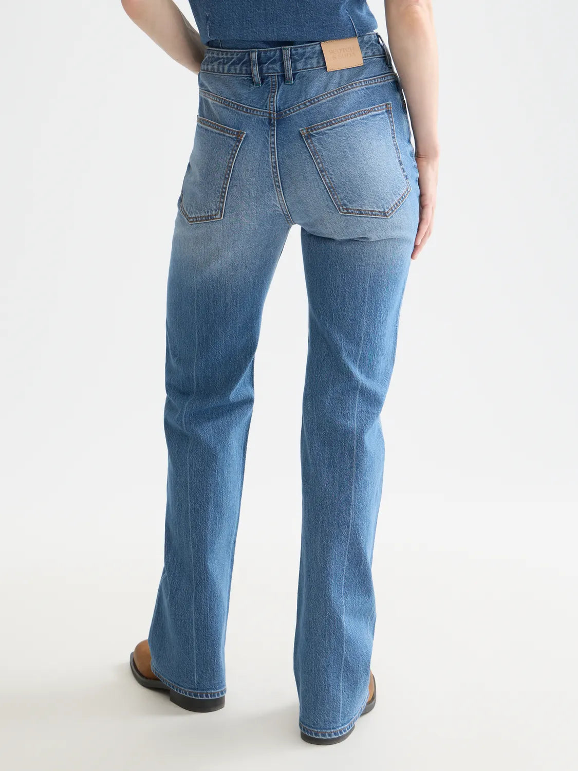 The Glow Bootcut Jeans