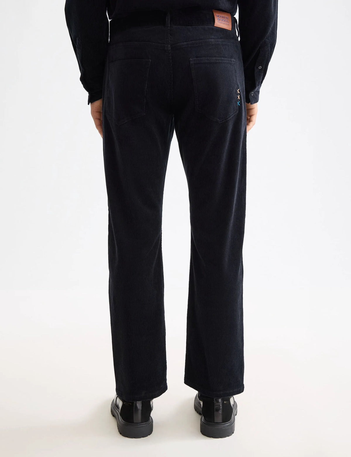 The Zee straight pants in coloured corduroy