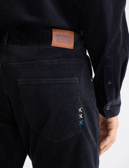 The Zee straight pants in coloured corduroy