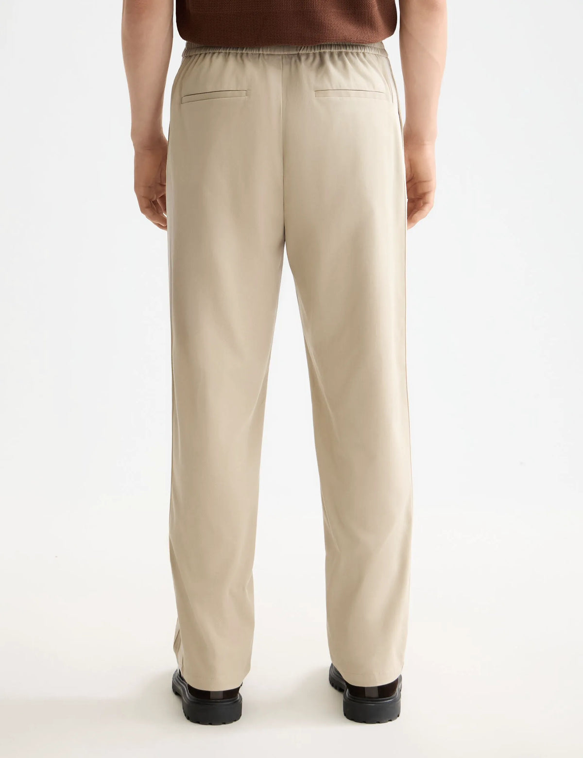 Tape-trimmed twill jersey pleated relaxed straight jogger