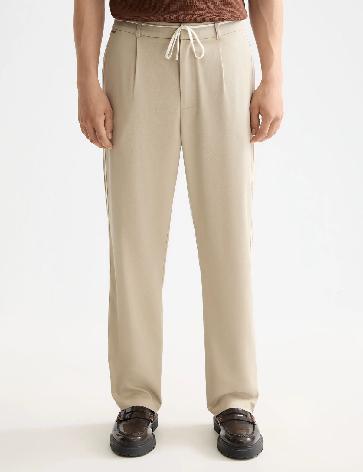 Tape-trimmed twill jersey pleated relaxed straight jogger