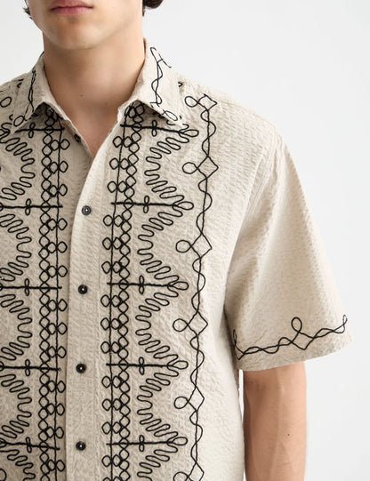 Embroidered short-sleeved shirt