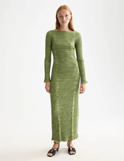Ribbed knitted pullover