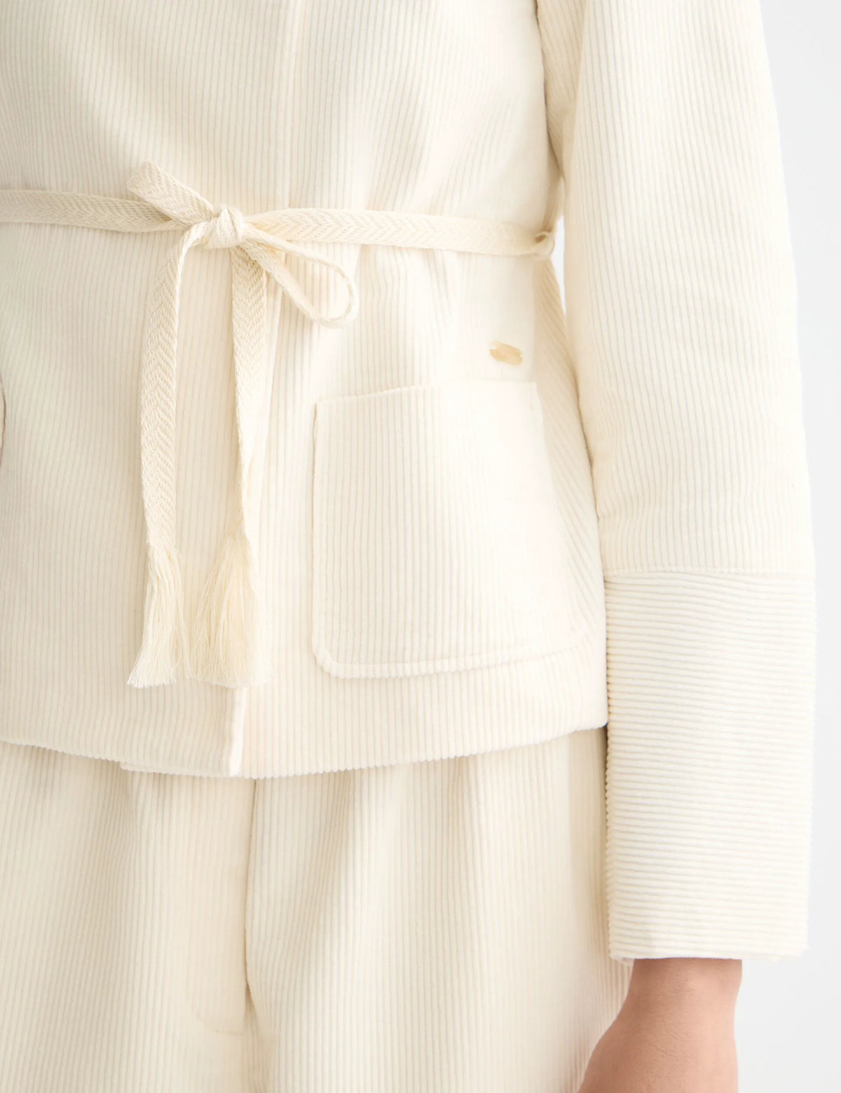 Relaxed collarless jacket