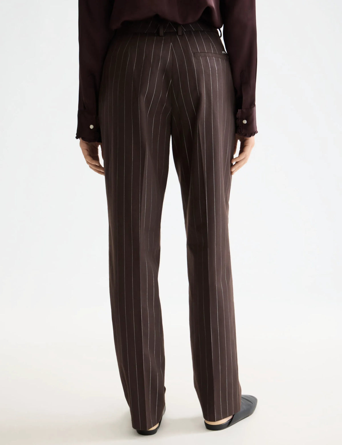 Robyn - high rise relaxed tapered leg
