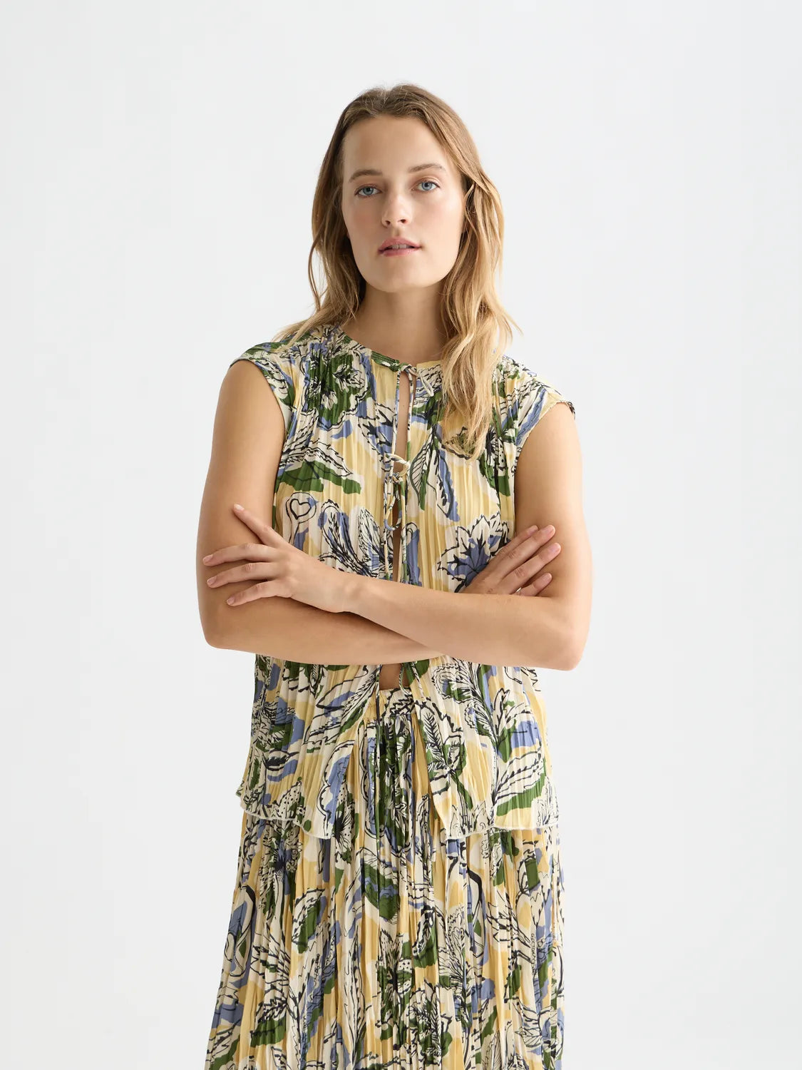 Micro Printed Pleat Top With Ties