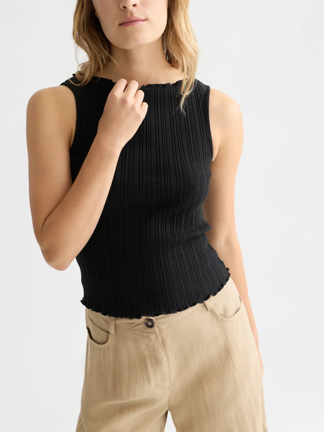 Structured Rib Tank