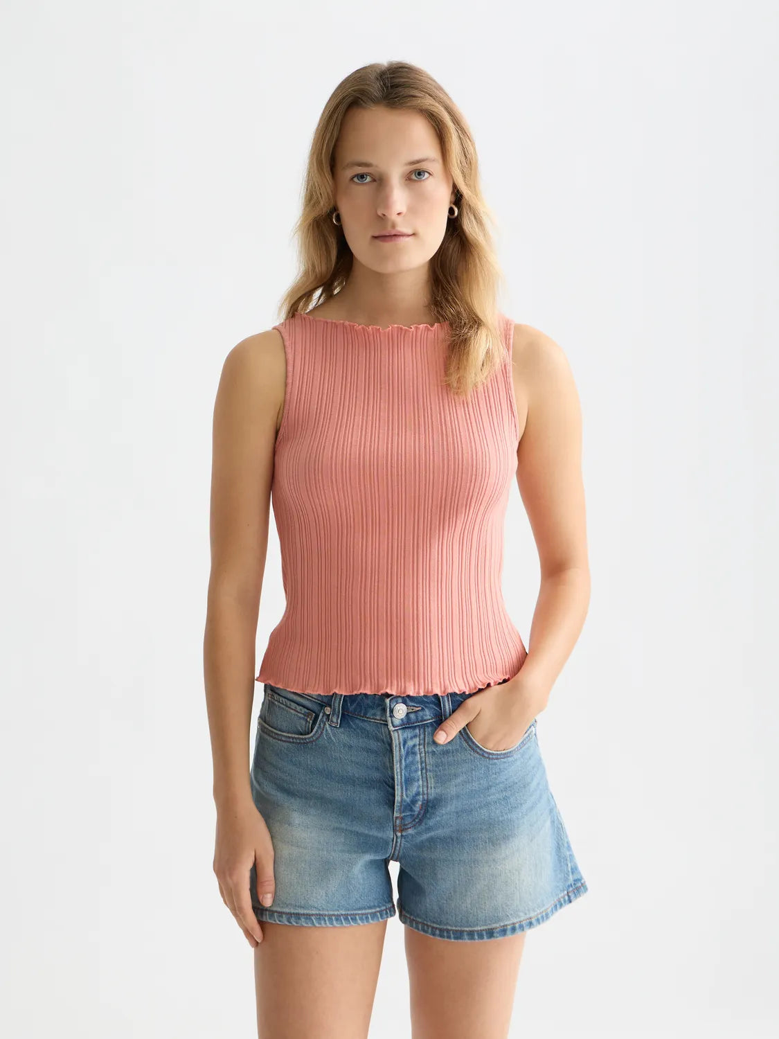 Structured Rib Tank