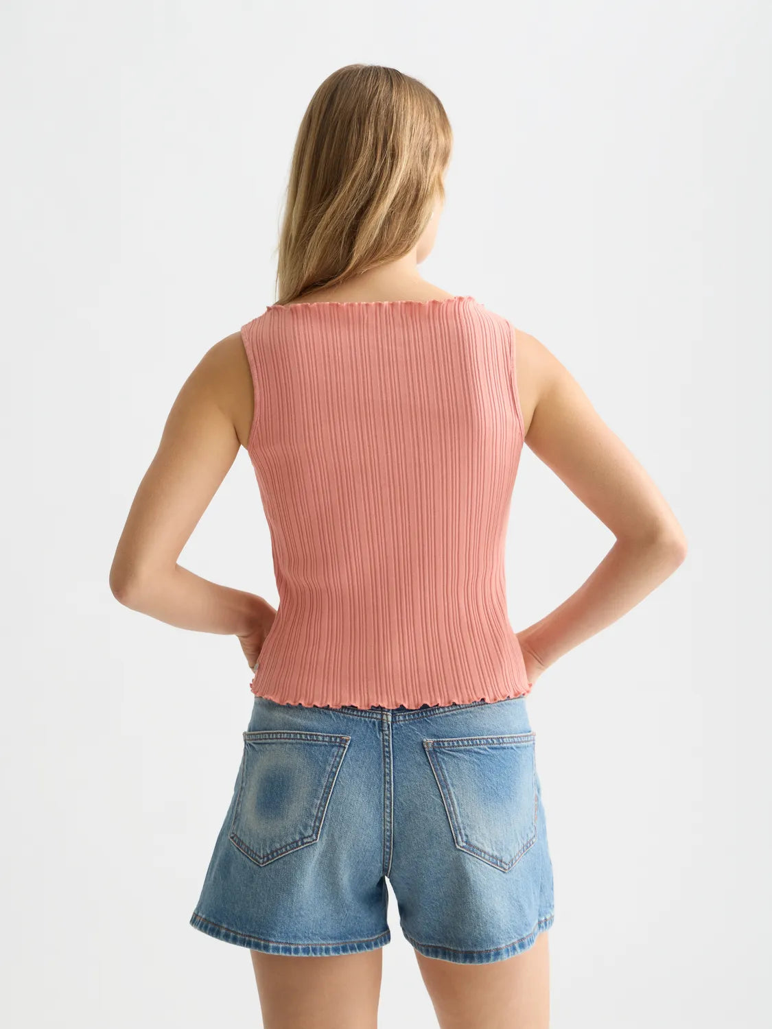 Structured Rib Tank