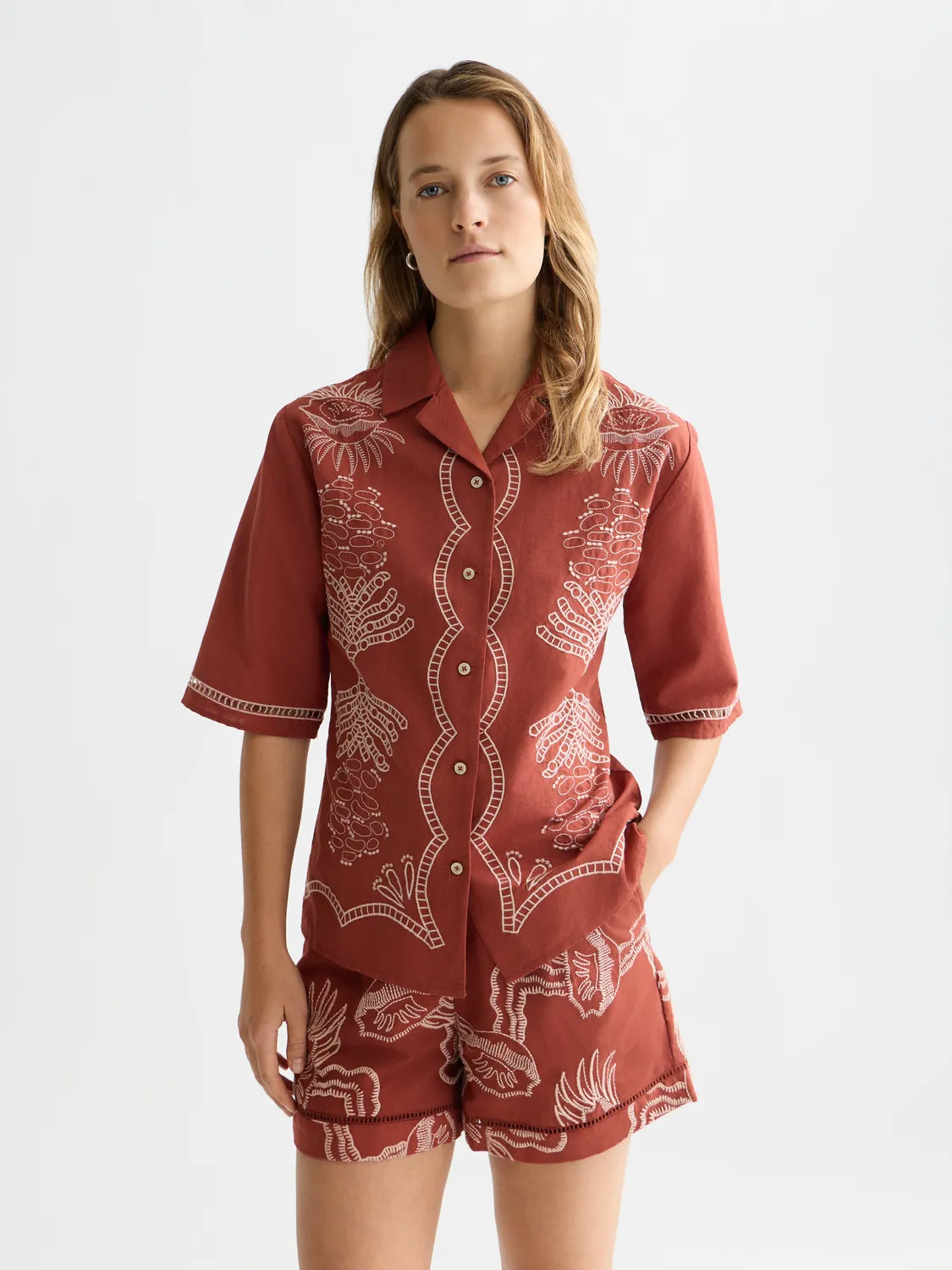 Embroidered Short Sleeved Fitted Shirt