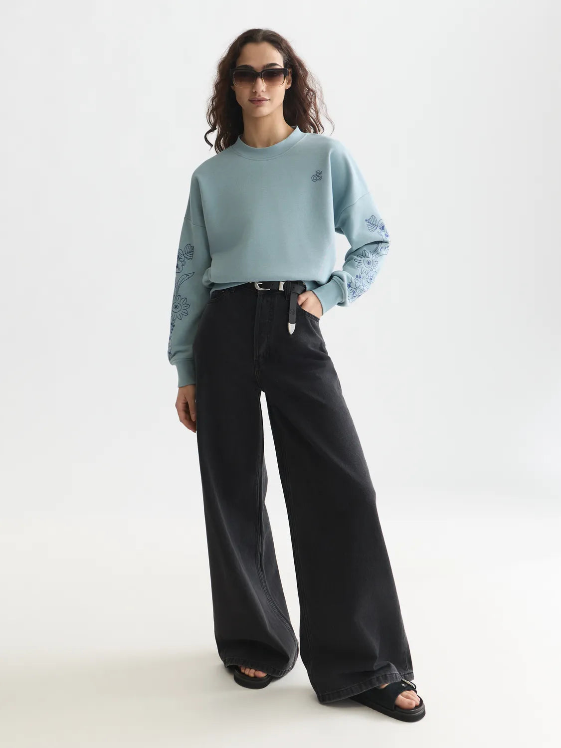 Embroidered Relaxed-Fit Sweatshirt