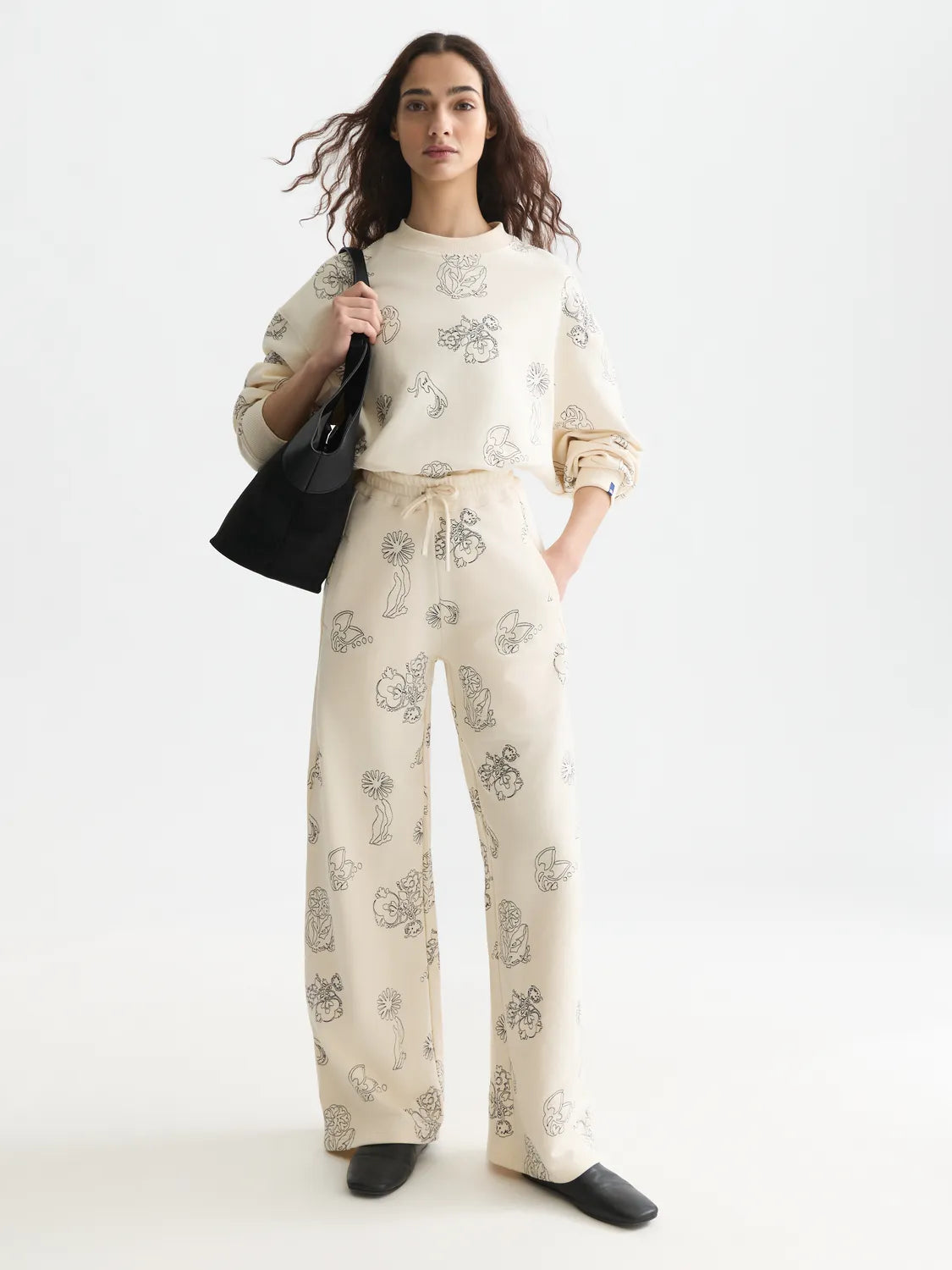 Embroidered Seasonal Fit Sweatshirt