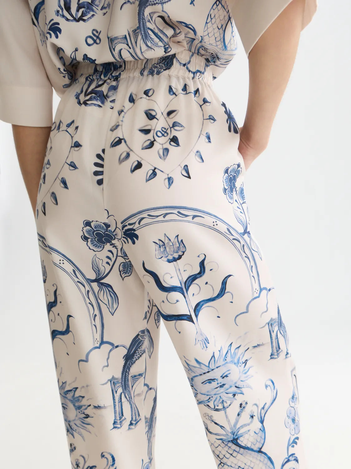 Scotch & Soda x Royal Delft Gia Mid-Rise Wide-Leg Printed Pants